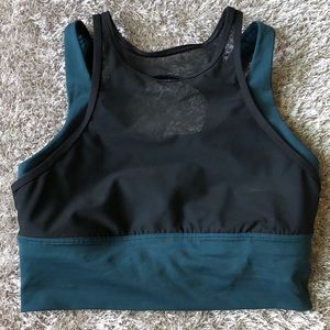 Lululemon sports bra size 6.